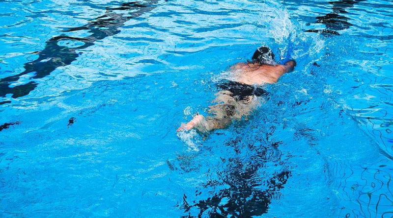 Jak wybrać najlepszego instruktora pływania dla swojego dziecka?